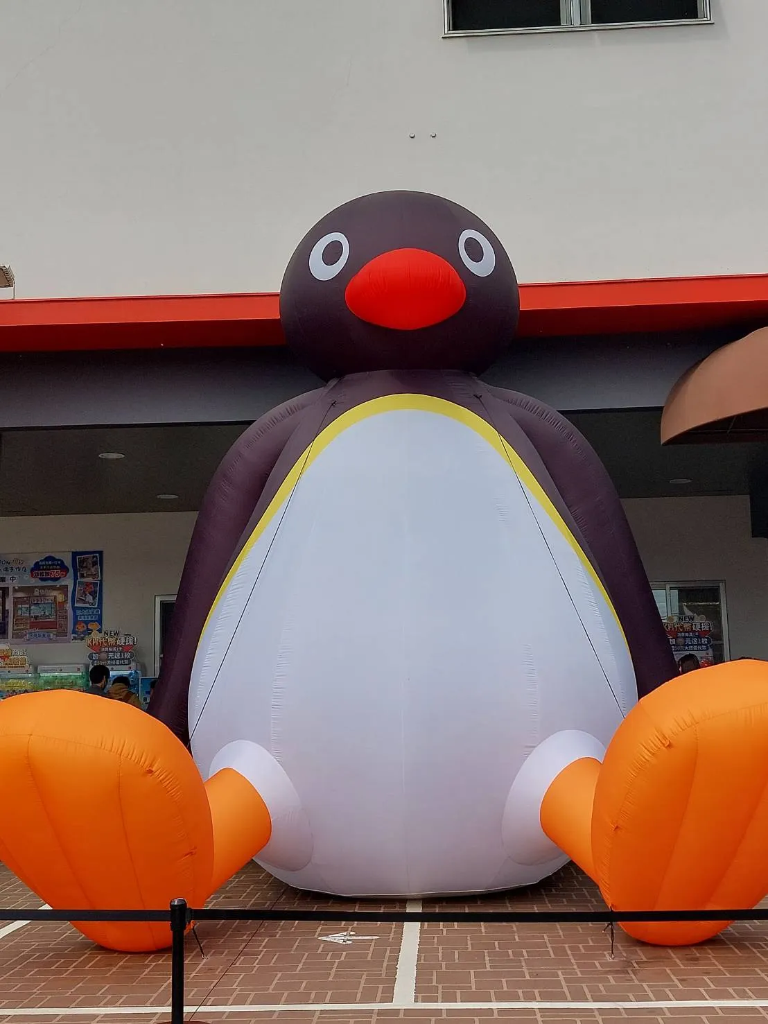 KHTOY絨毛玩偶旗艦館巨大Pingu展示